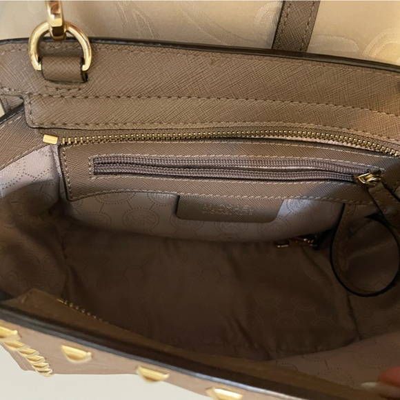 MICHAEL Michael Kors Selma small studded saffiano cross body bag - Picture 4 of 13